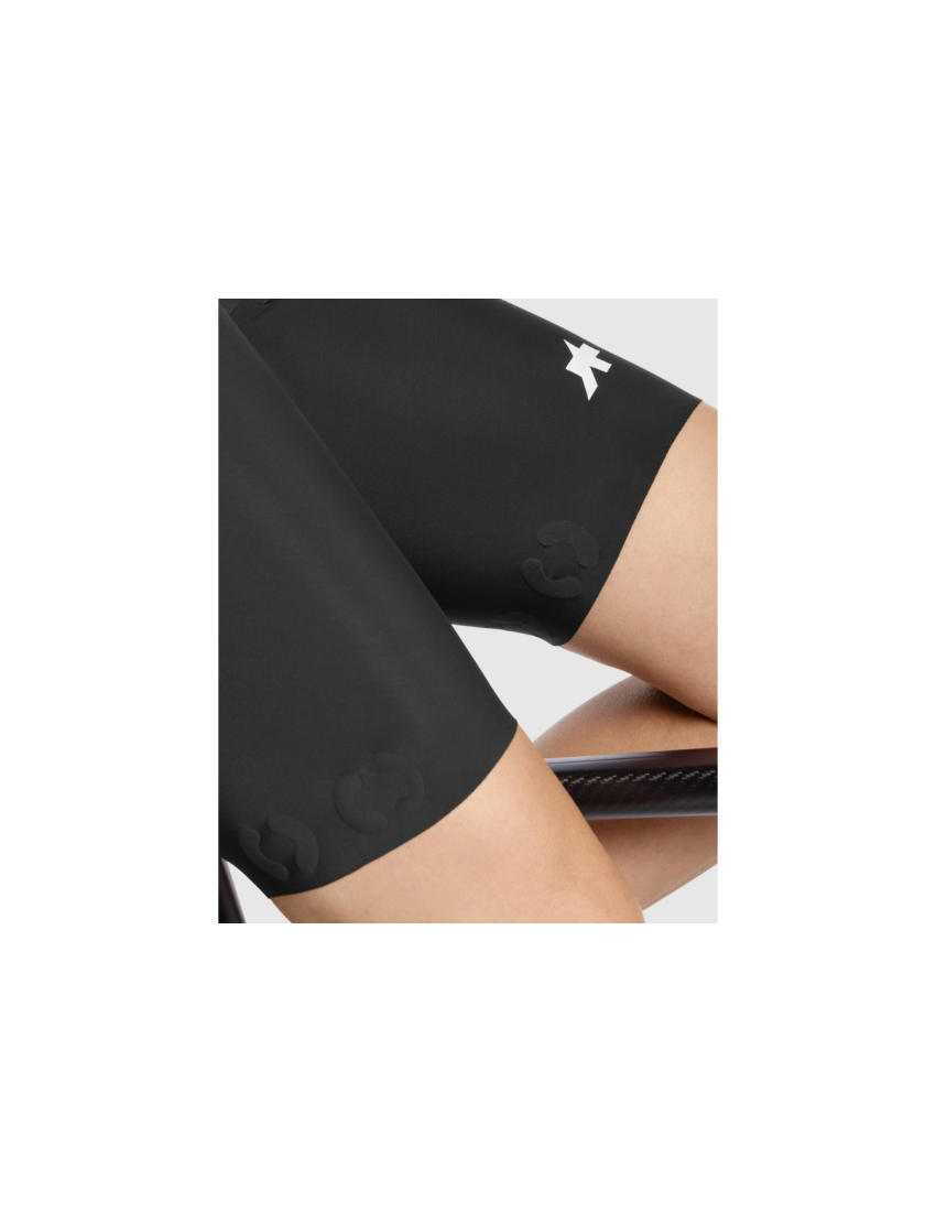 Spodenki kolarskie ASSOS Dyora R S11 black