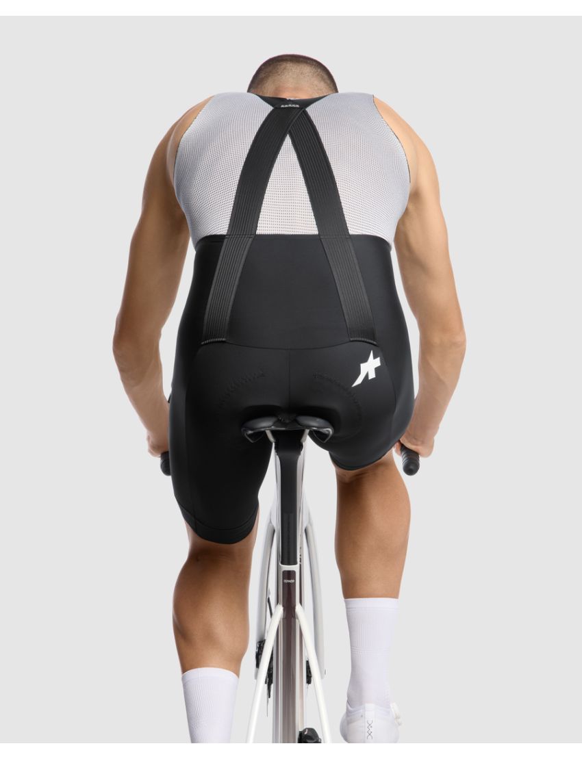 Spodenki kolarskie ASSOS MILLE GT Bib Black