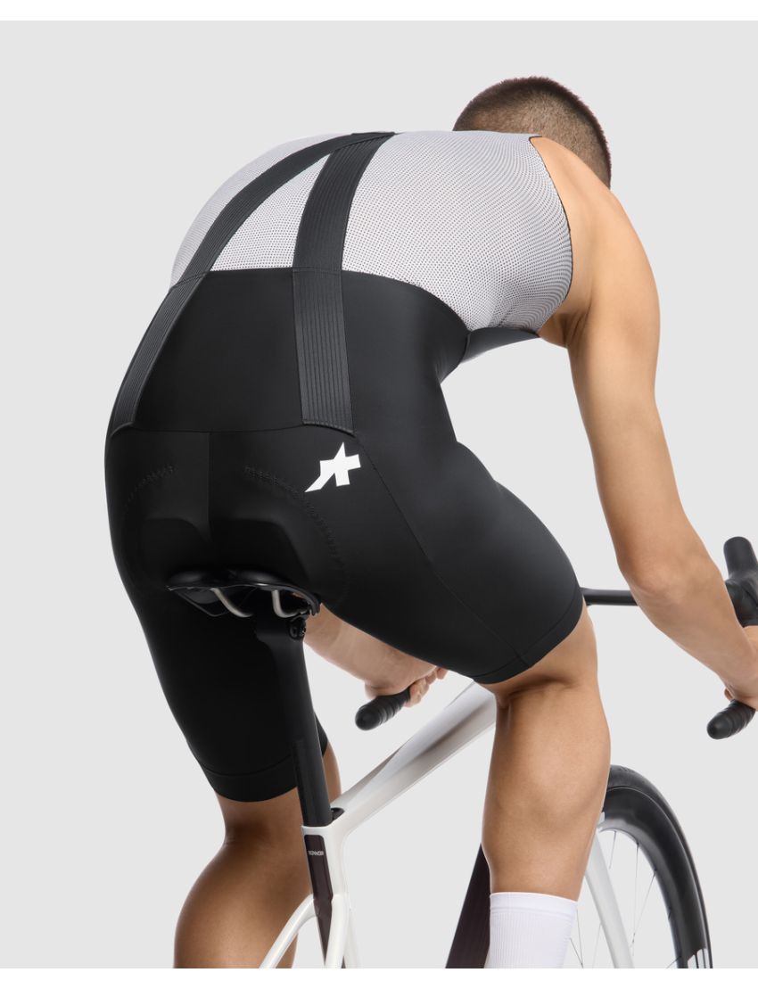 Spodenki kolarskie ASSOS MILLE GT Bib Black