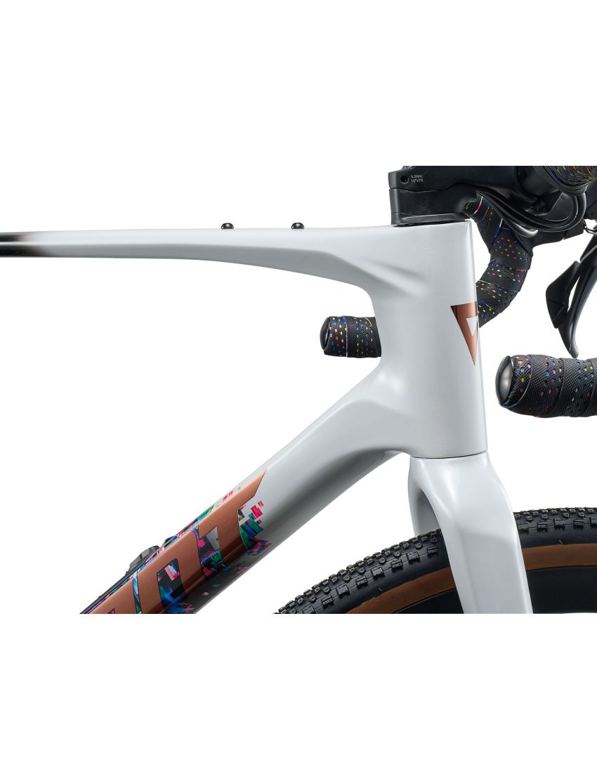 Giant Revolt Advanced 0 SE