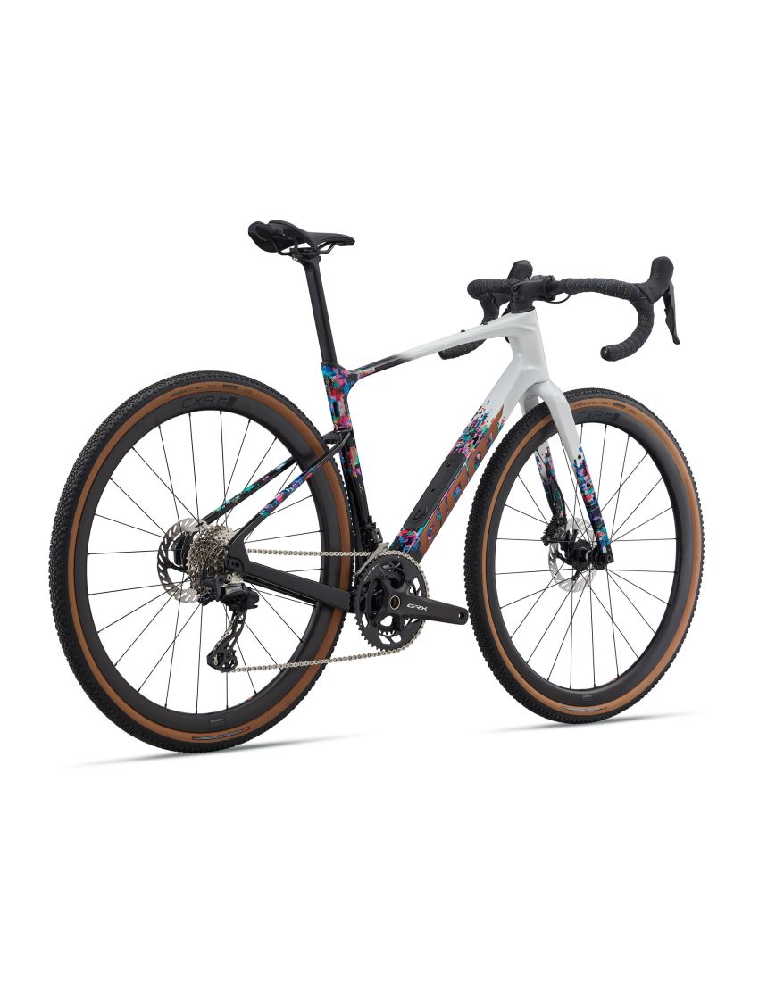 Giant Revolt Advanced 0 SE