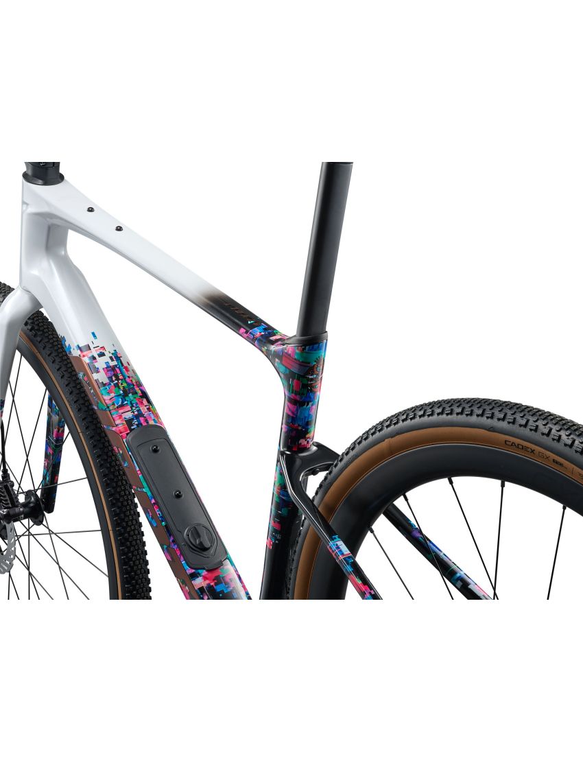 Giant Revolt Advanced 0 SE