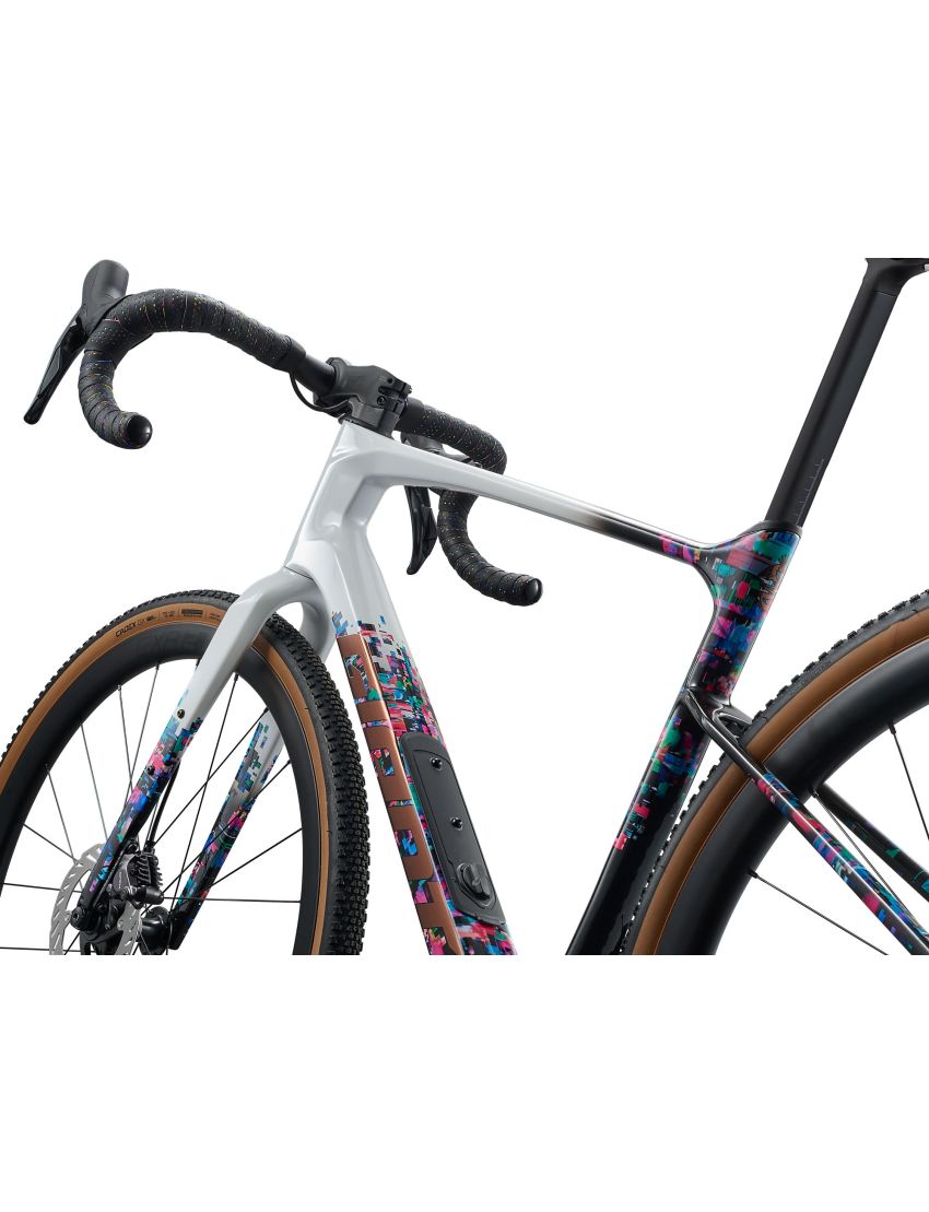 Giant Revolt Advanced 0 SE